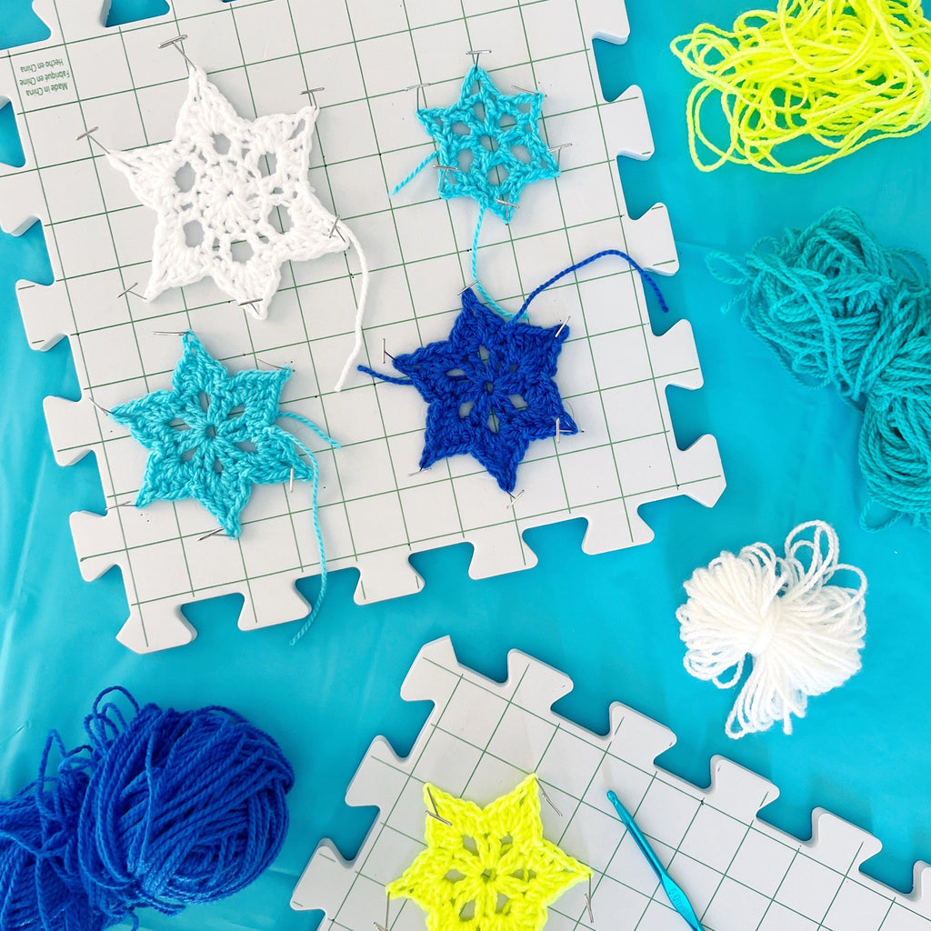 Favorito Yarn Bundle - Neon Hanukkah Yarn The Neon Tea Party