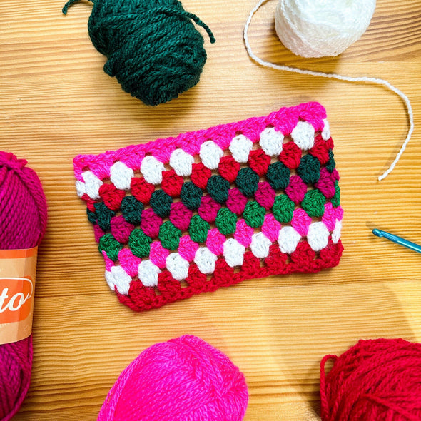 Favorito Yarn Bundle - Classic Christmas Yarn The Neon Tea Party