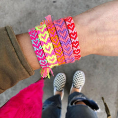 The Neon Tea Party Heart Friendship Bracelet DIY 01 square